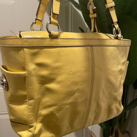 Coach Sunny Yellow Shoulder Bag - Picture 5 of 7